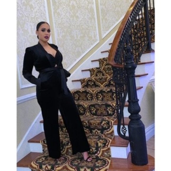 Meet your Posher, Lina - Picture 2 of 4